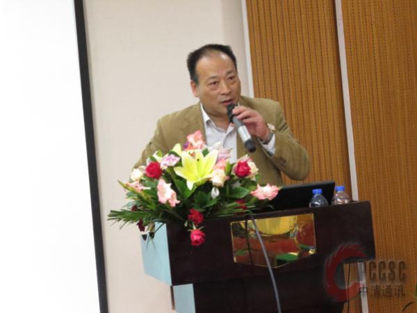 中国石材护理应用委员会副主任黄德明讲解生动幽默